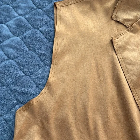 NWT - Lulus faux suede topper. Size Small. - Picture 10 of 16